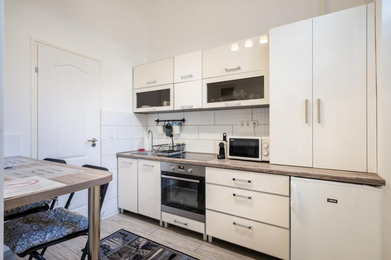 Stella Apartment Budapest Exteriör bild